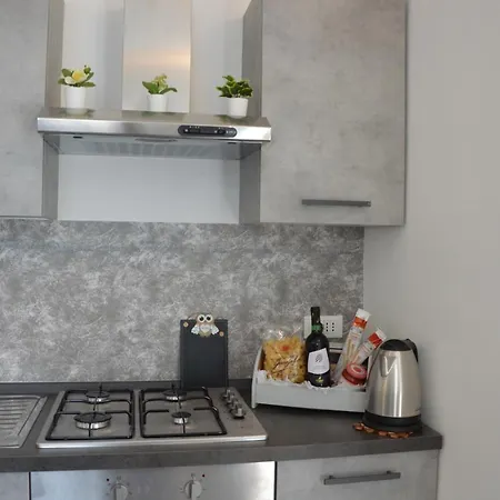 Lescen White - Swimming Pool Lezzeno