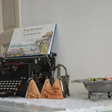 Lescen White - Swimming Pool *