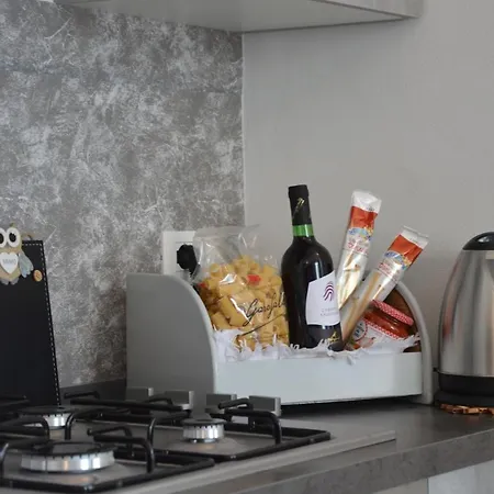 Lescen White - Swimming Pool Lezzeno