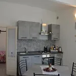 Lescen White - Swimming Pool * Lezzeno