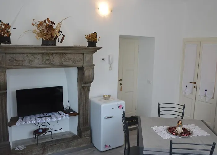 Lescen White - Swimming Pool