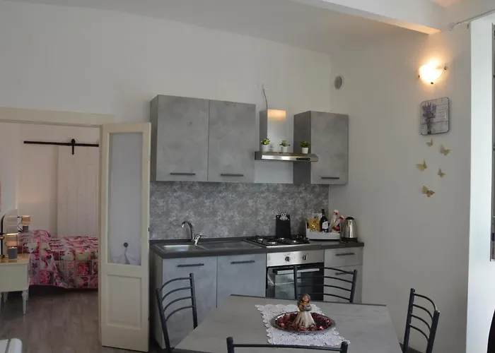 Lescen White - Swimming Pool * לצנו