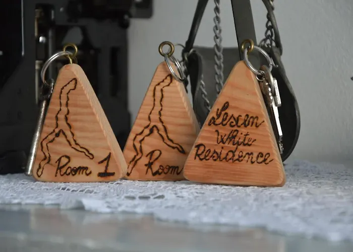 Lescen White - Swimming Pool דירה