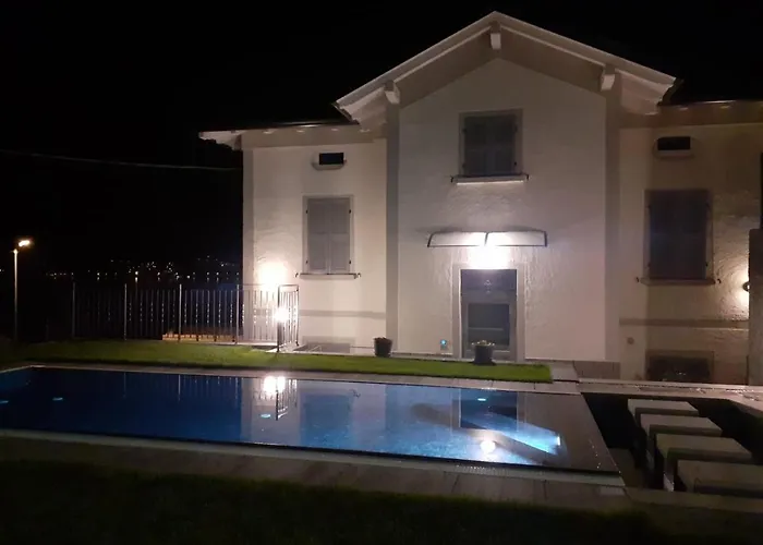 Lescen White - Swimming Pool Апартаменты