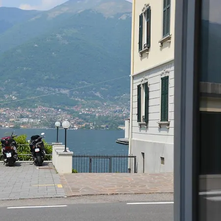 Lescen White - Swimming Pool Lezzeno