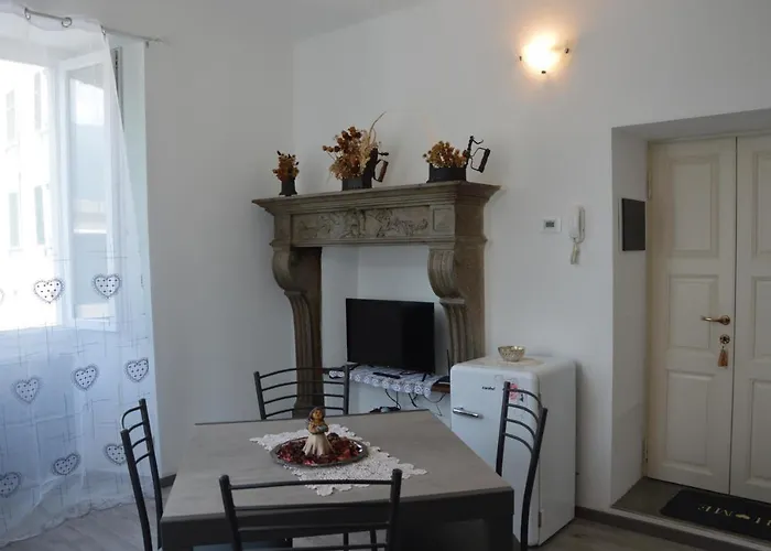 Lescen White - Swimming Pool