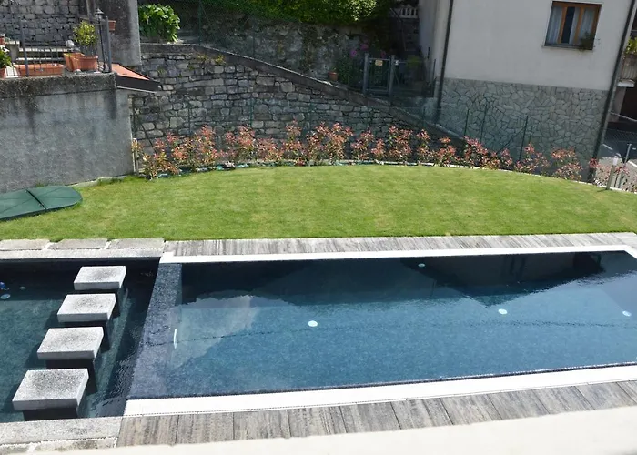 Lescen White - Swimming Pool * Lezzeno