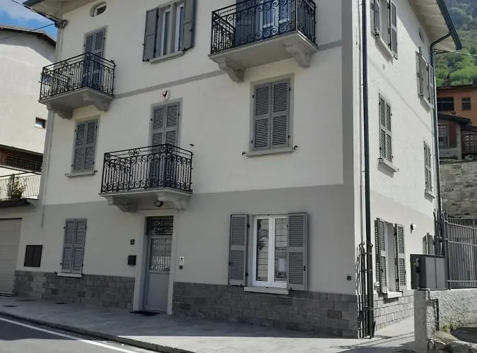 Lescen White - Swimming Pool Apartament