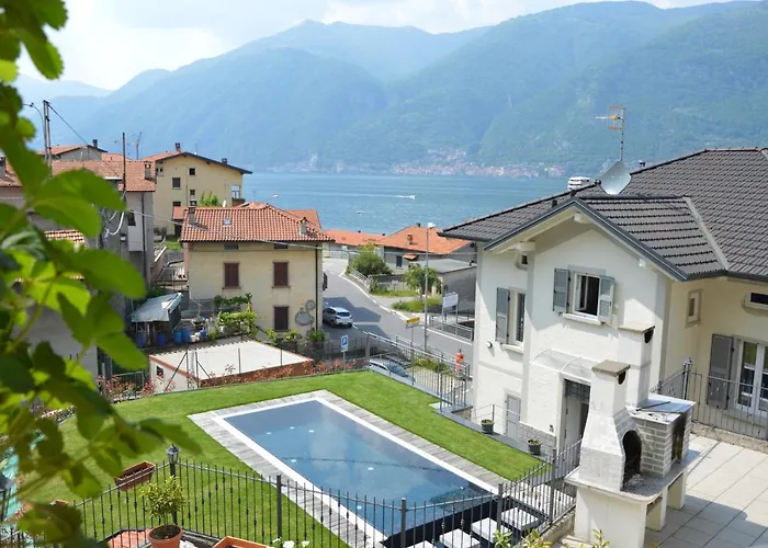 Lescen White - Swimming Pool Apartament